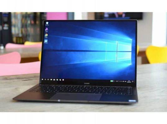 How can I avoid touching the touchpad while typing in Windows 10?