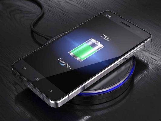What is Qi wireless charging of Android phones and how does it work?