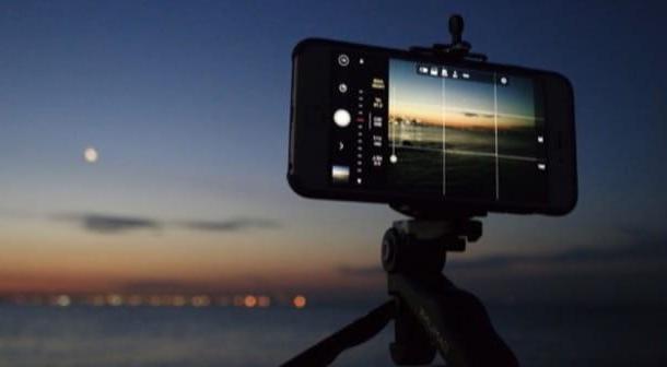 How to photograph the Moon with iPhone