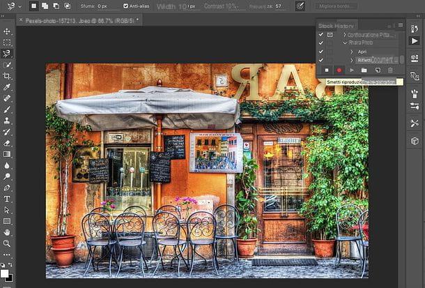How to flip a photo with Photoshop