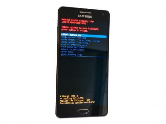 ¿Cómo reiniciar un teléfono inteligente Samsung?