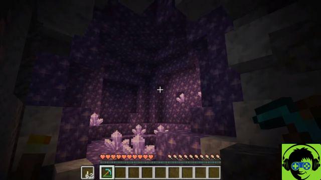 Como encontrar geodos de ametista na atualização de cavernas e penhascos do Minecraft