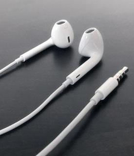 How to clean iPhone headphones
