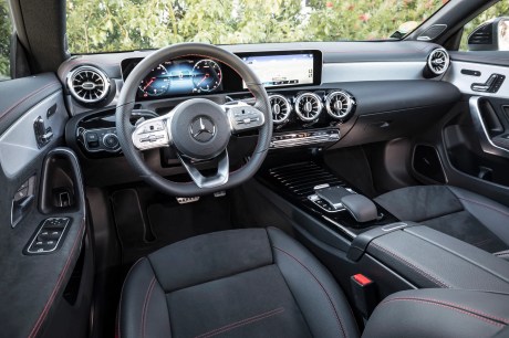Probamos el sistema MBUX de Mercedes-Benz: ¿una revolución en el habitáculo?